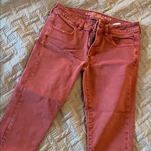 AE Dark red cropped skinny jeans